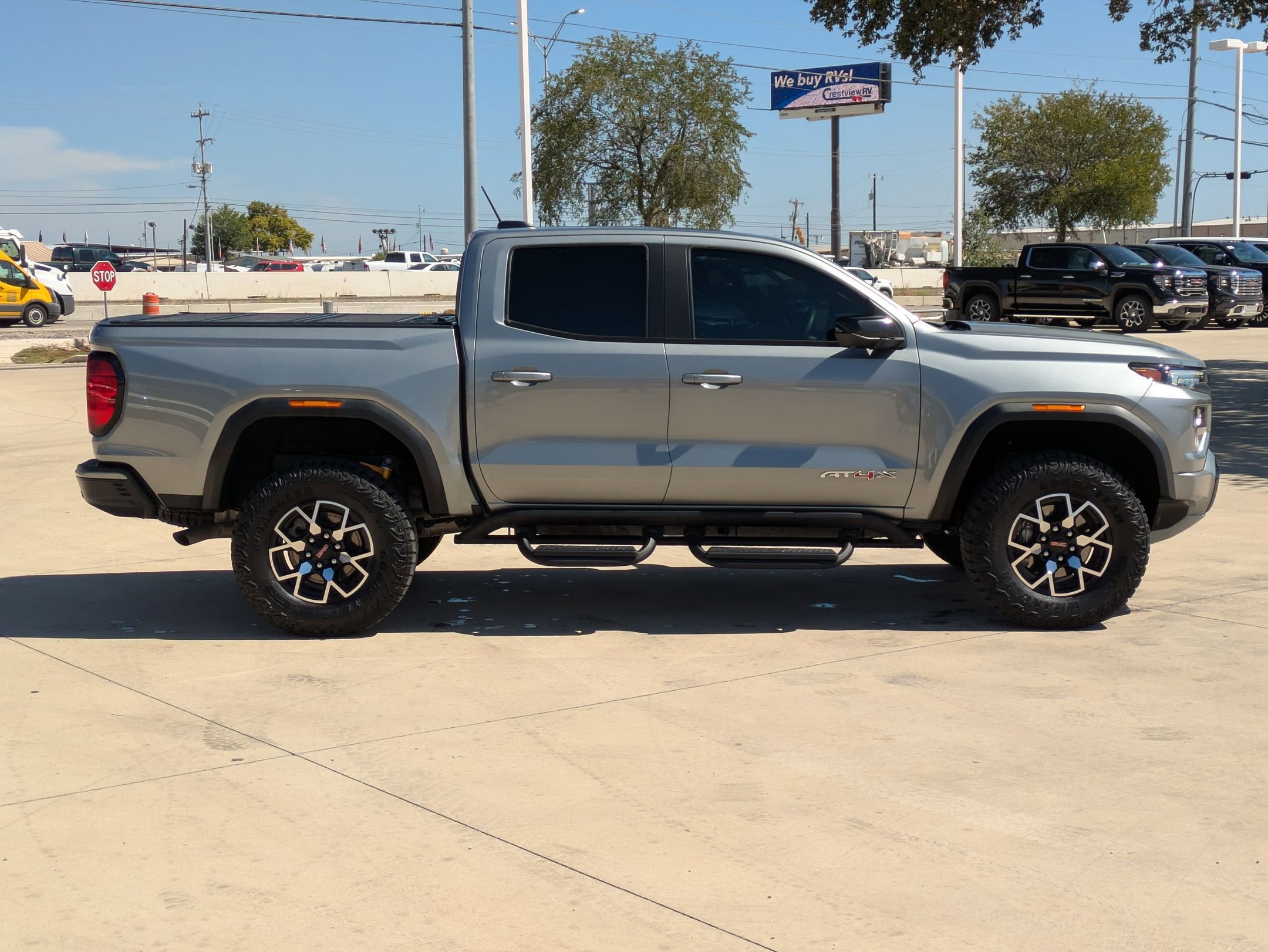 2024 Gmc Canyon AT4X photo 2