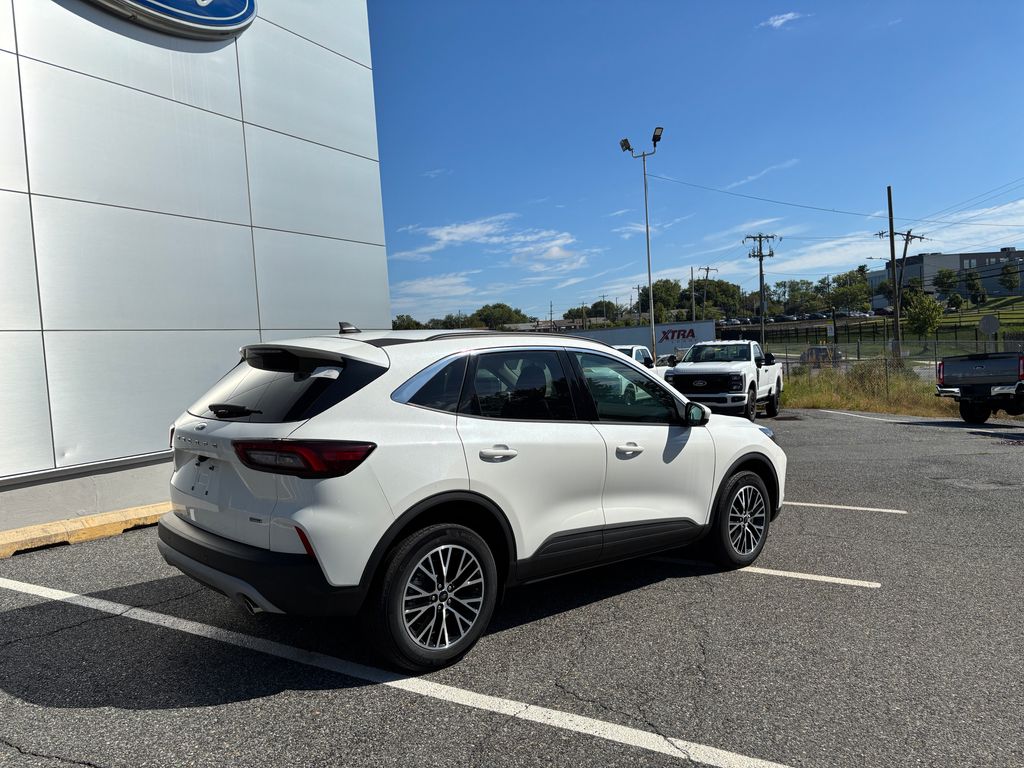2024 Ford Escape Plug-In Hybrid Base photo 2