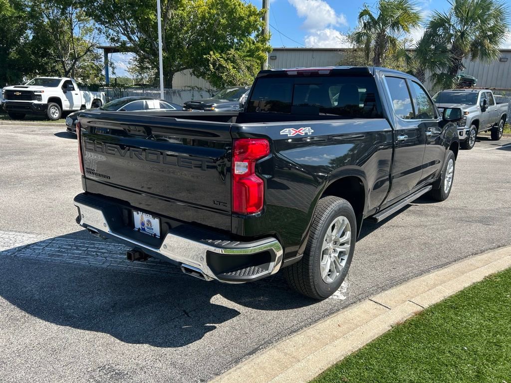 2025 Chevrolet Silverado 1500 LTZ photo 3