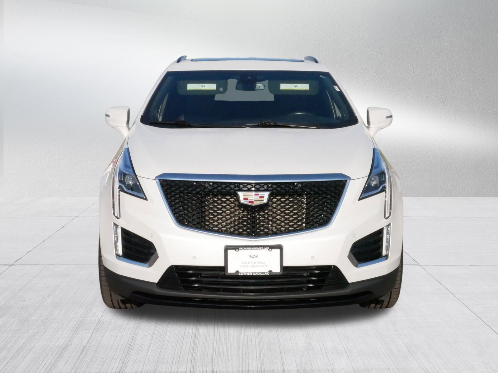 2022 Cadillac XT5 Sport photo 2