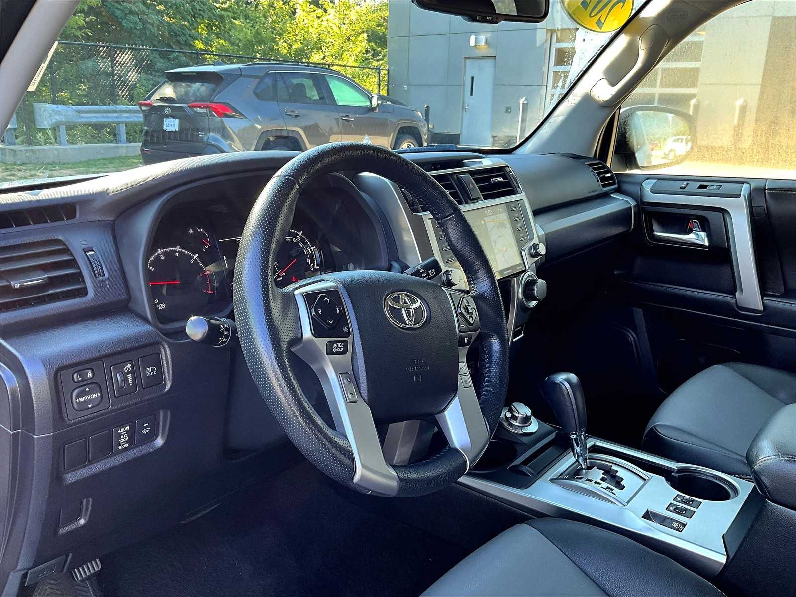 2024 Toyota 4Runner SR5 Premium photo 8
