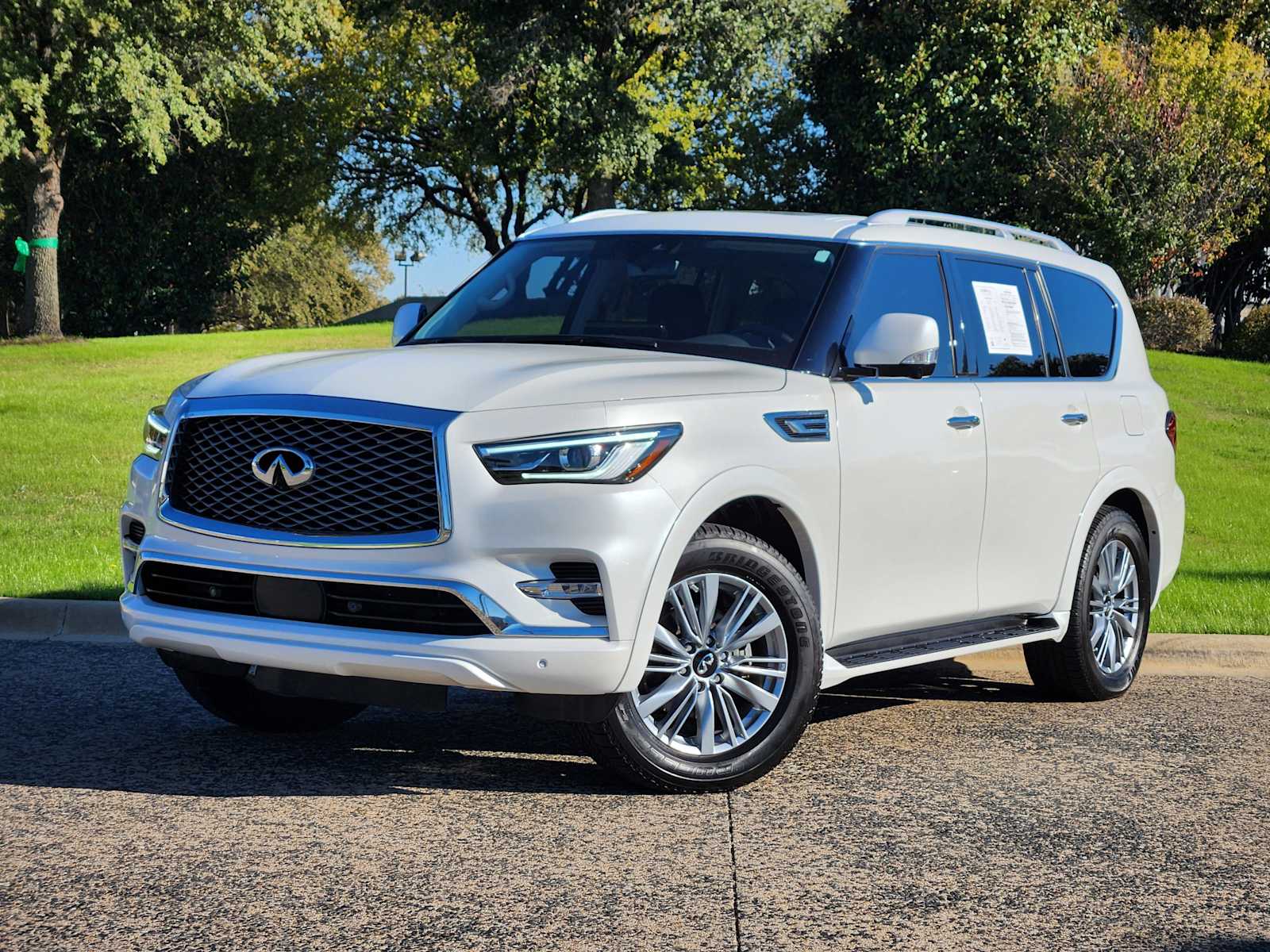 2024 INFINITI QX80 Luxe 4WD's photo