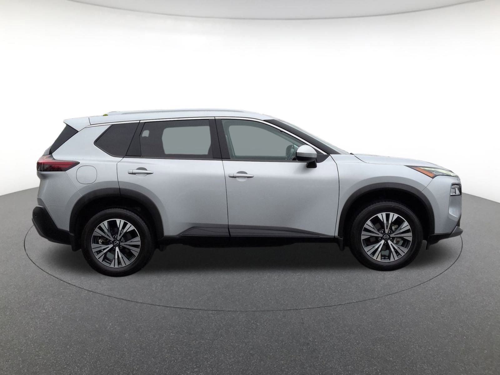 2023 Nissan Rogue SV photo 4