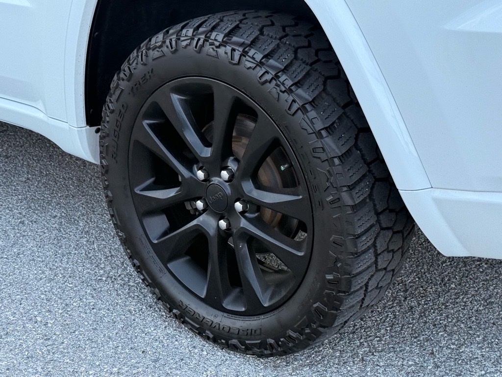 2020 Jeep Grand Cherokee Altitude photo 26