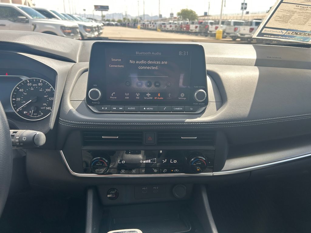 2024 Nissan Rogue SV photo 10