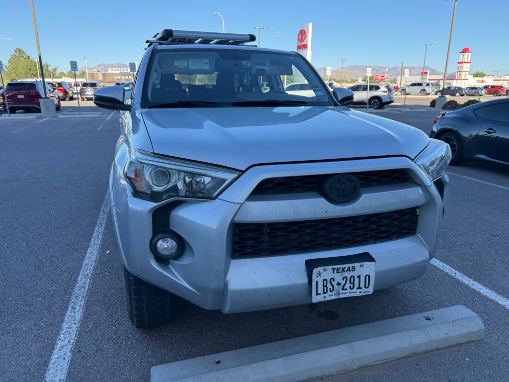2018 Toyota 4Runner SR5 photo 4