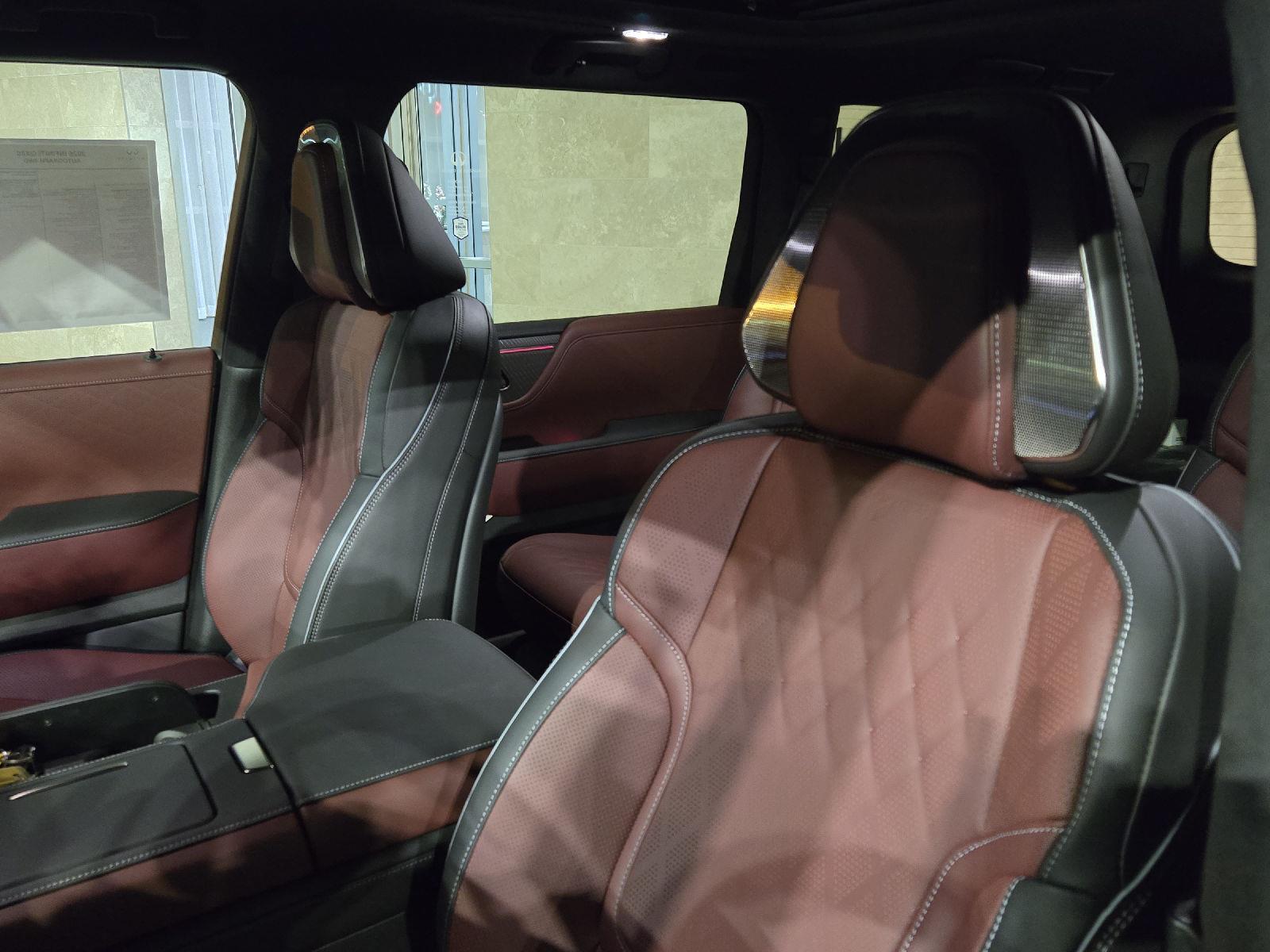2026 Infiniti QX80 photo 7