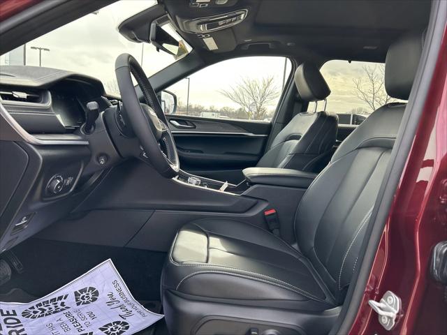 2025 Jeep Grand Cherokee L photo 2