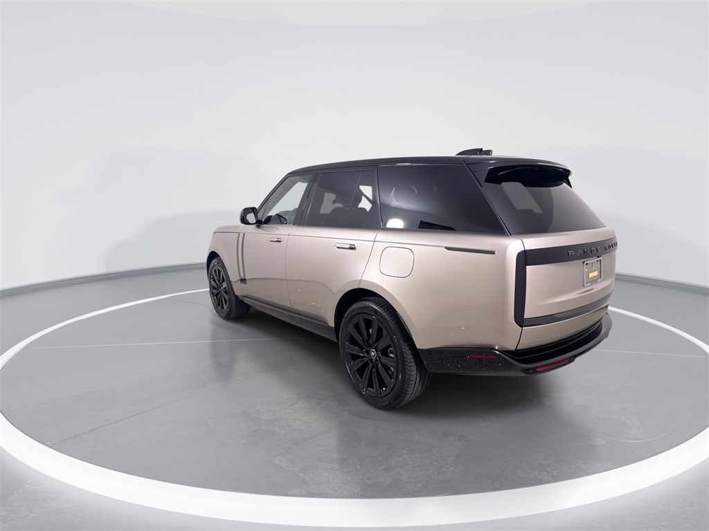 2025 Land Rover Range Rover SE photo 5