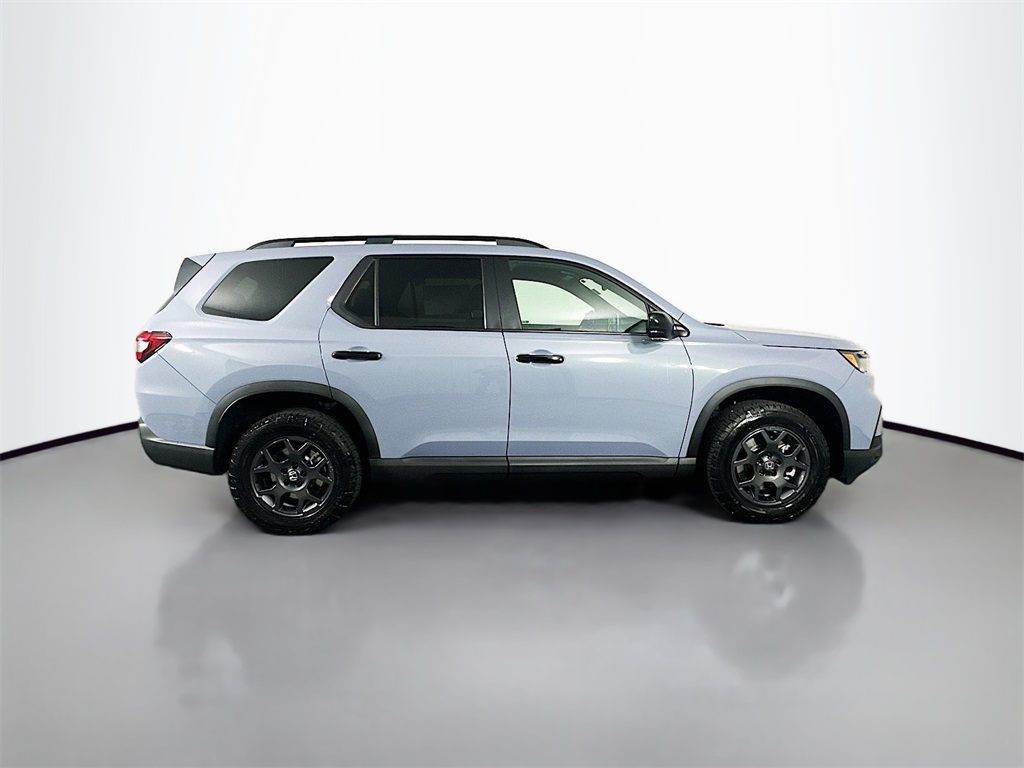 2025 Honda Pilot TrailSport photo 8