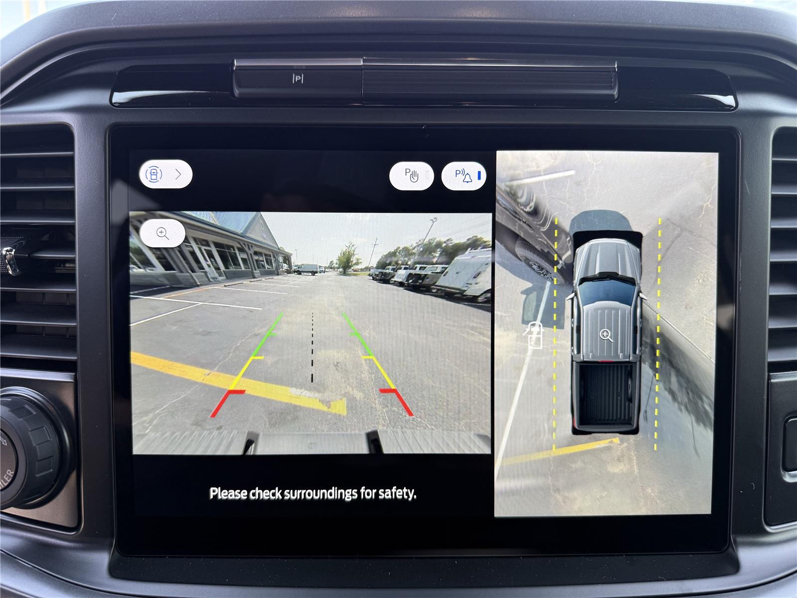 2025 Ford F-150 XLT photo 2