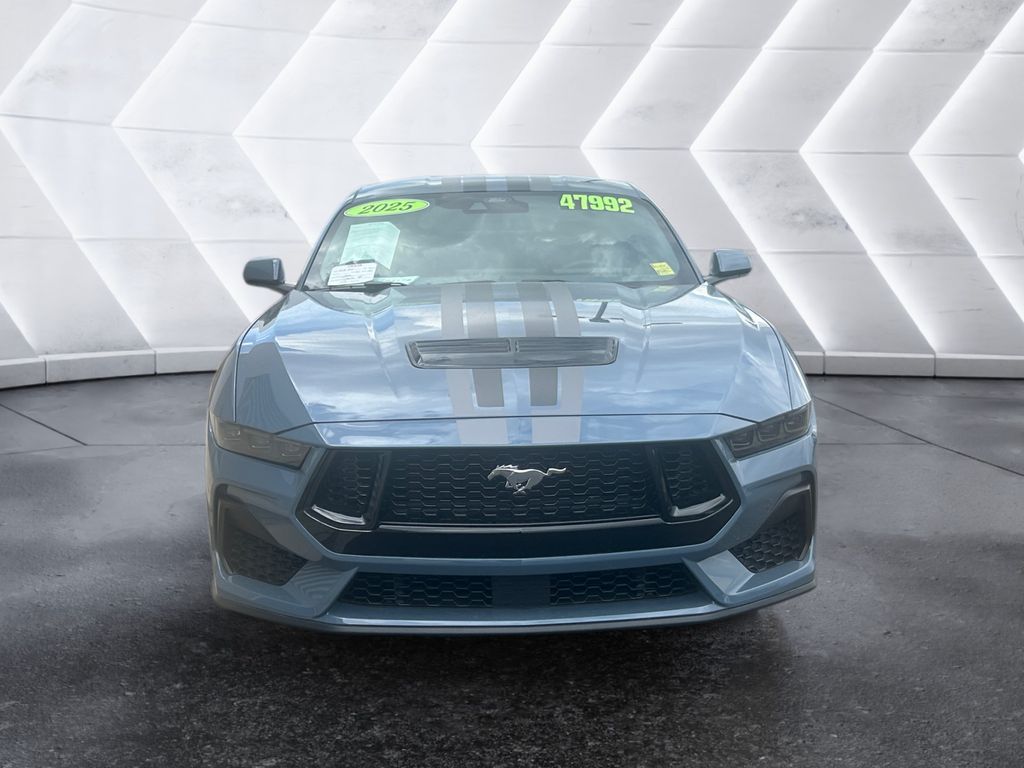 2025 Ford Mustang GT photo 2
