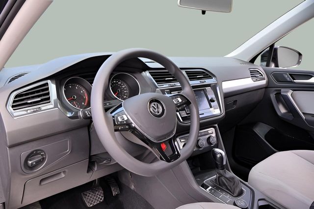 2021 Volkswagen Tiguan S photo 3