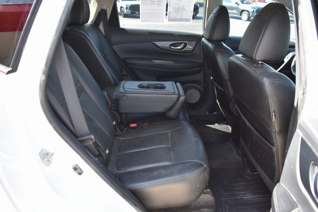 2016 Nissan Rogue SL photo 12