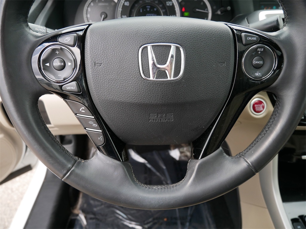2017 Honda Accord EX-L photo 22