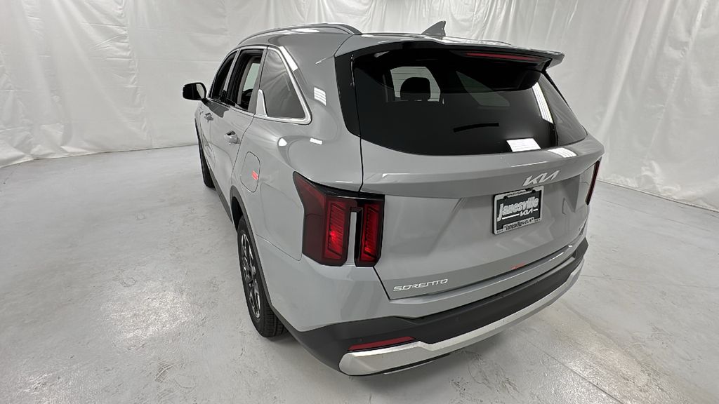 2026 Kia Sorento S photo 5
