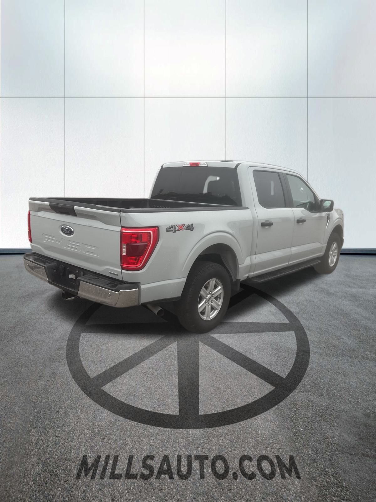 2023 Ford F-150 XLT photo 2