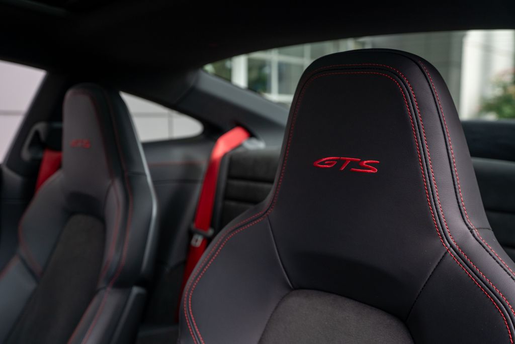 2023 Porsche 911 4 GTS photo 8