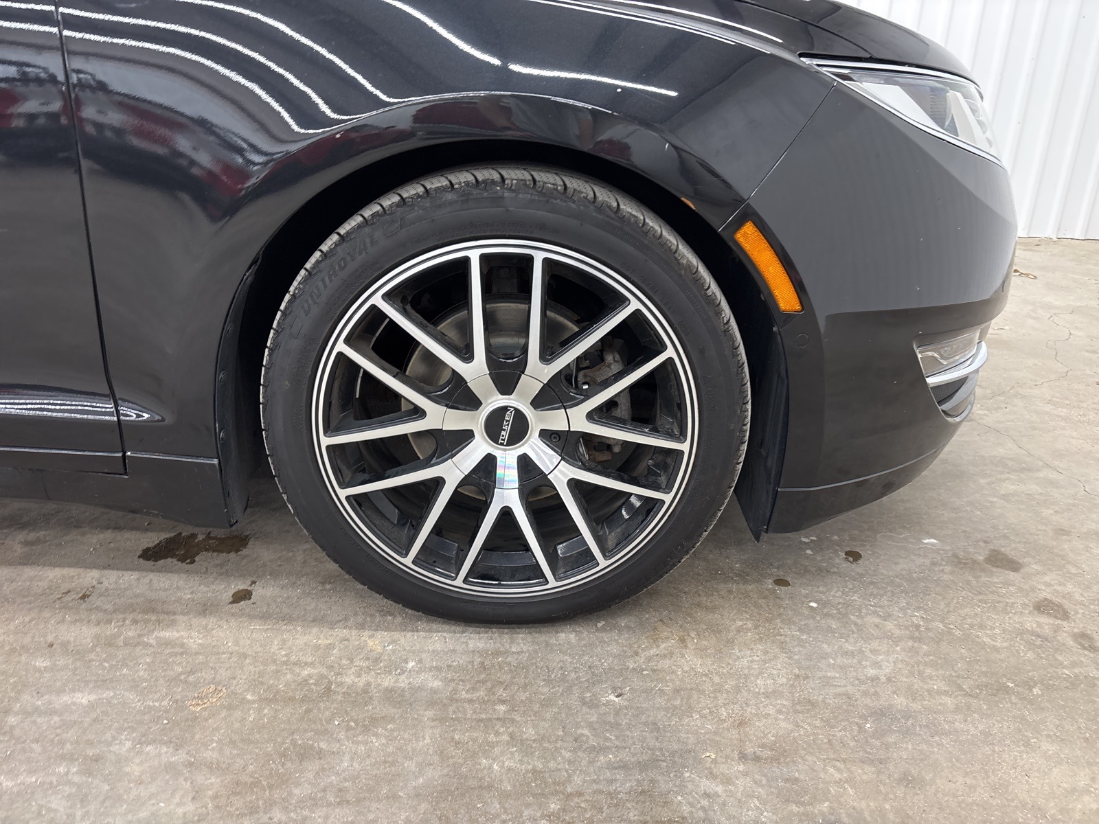 2015 Lincoln MKZ Base photo 24