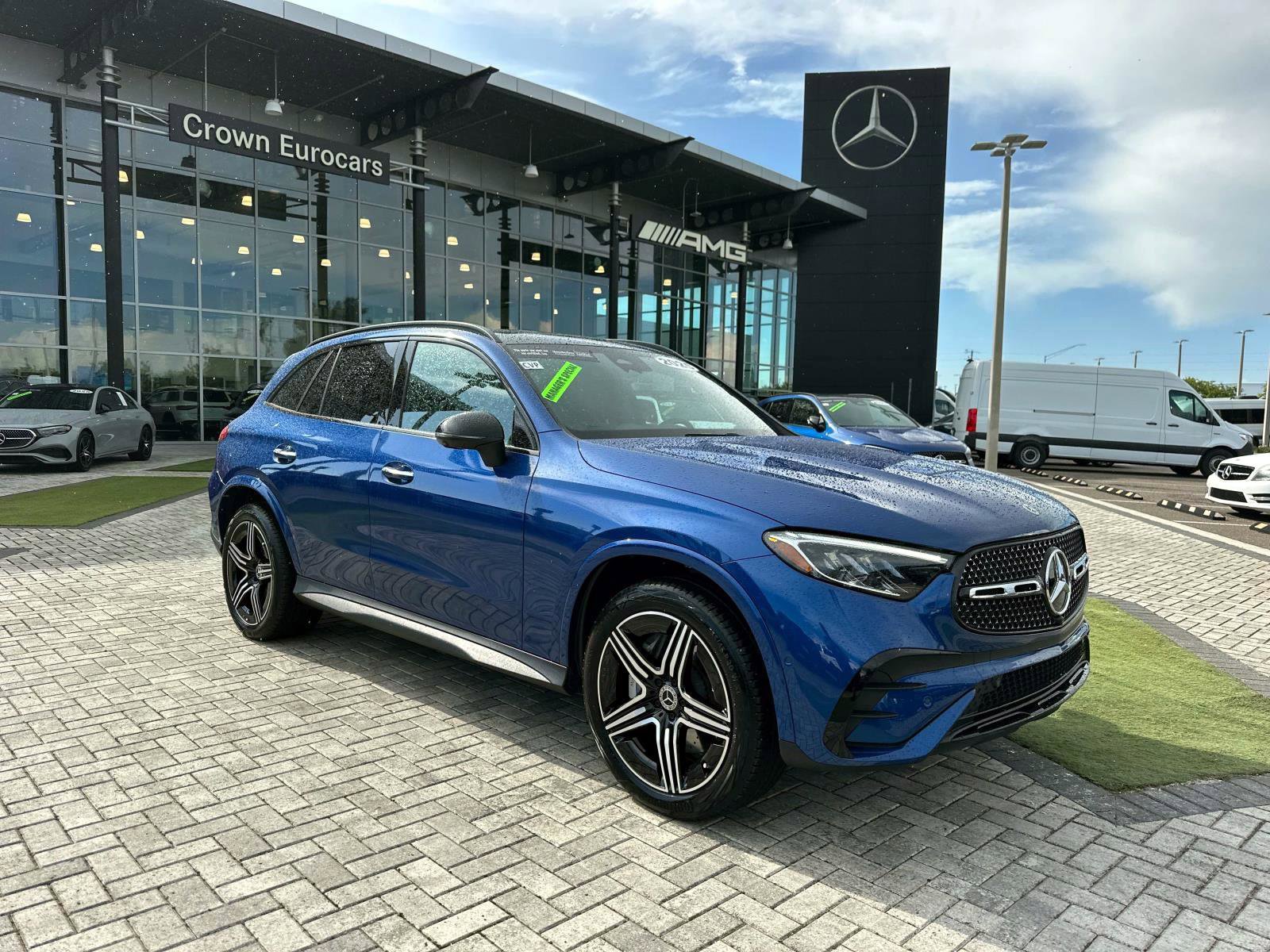 2025 Mercedes Benz GLC 350e 4MATIC photo 2