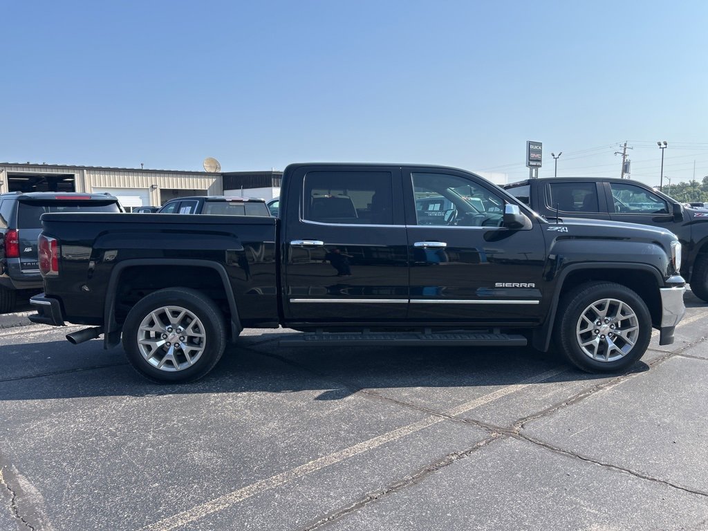 2017 Gmc Sierra 1500 SLT photo 2