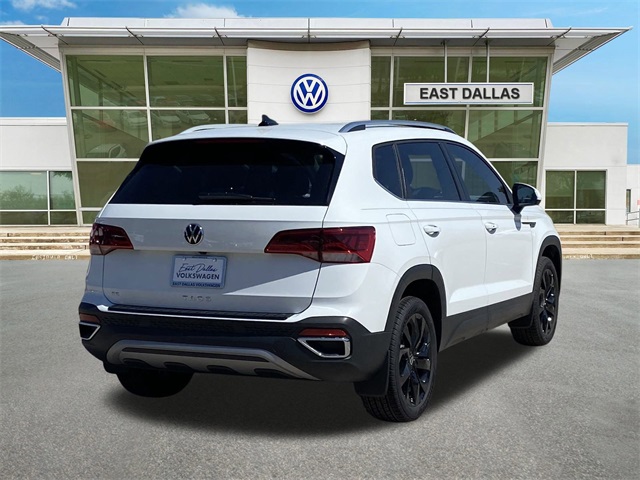 2024 Volkswagen Taos SE photo 3