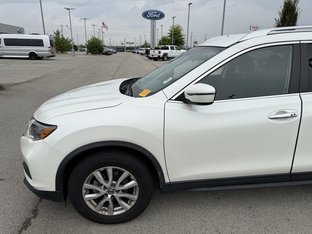 2020 Nissan Rogue SV photo 4