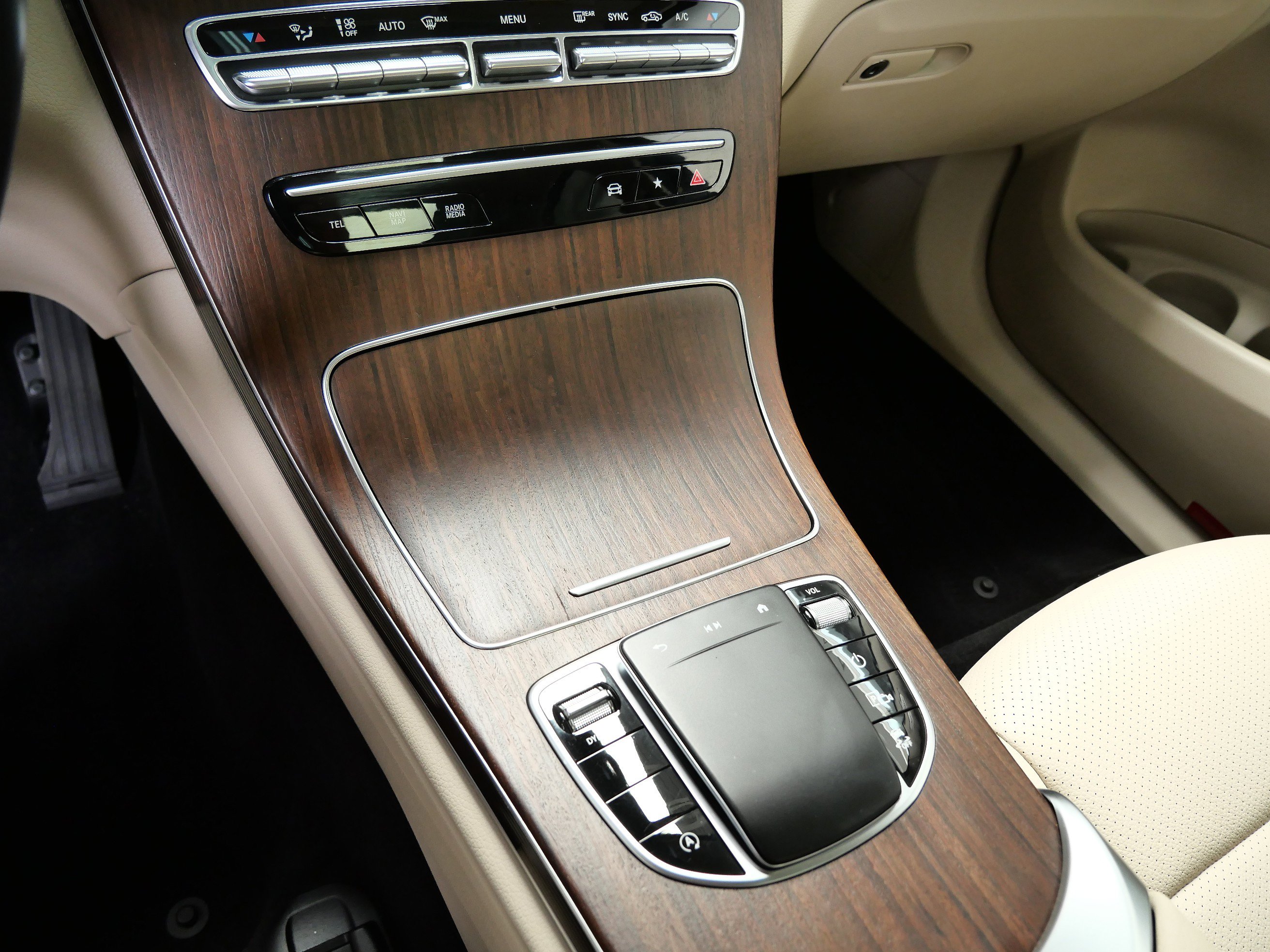 2022 Mercedes Benz GLC 300 4MATIC photo 19