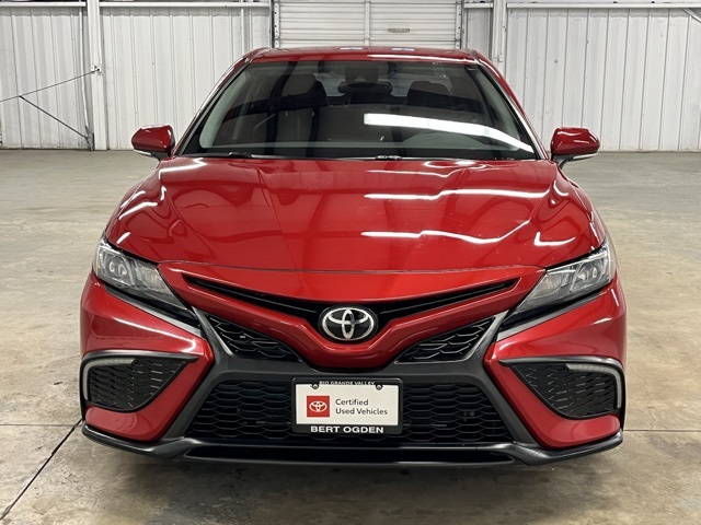 2022 Toyota Camry SE photo 2
