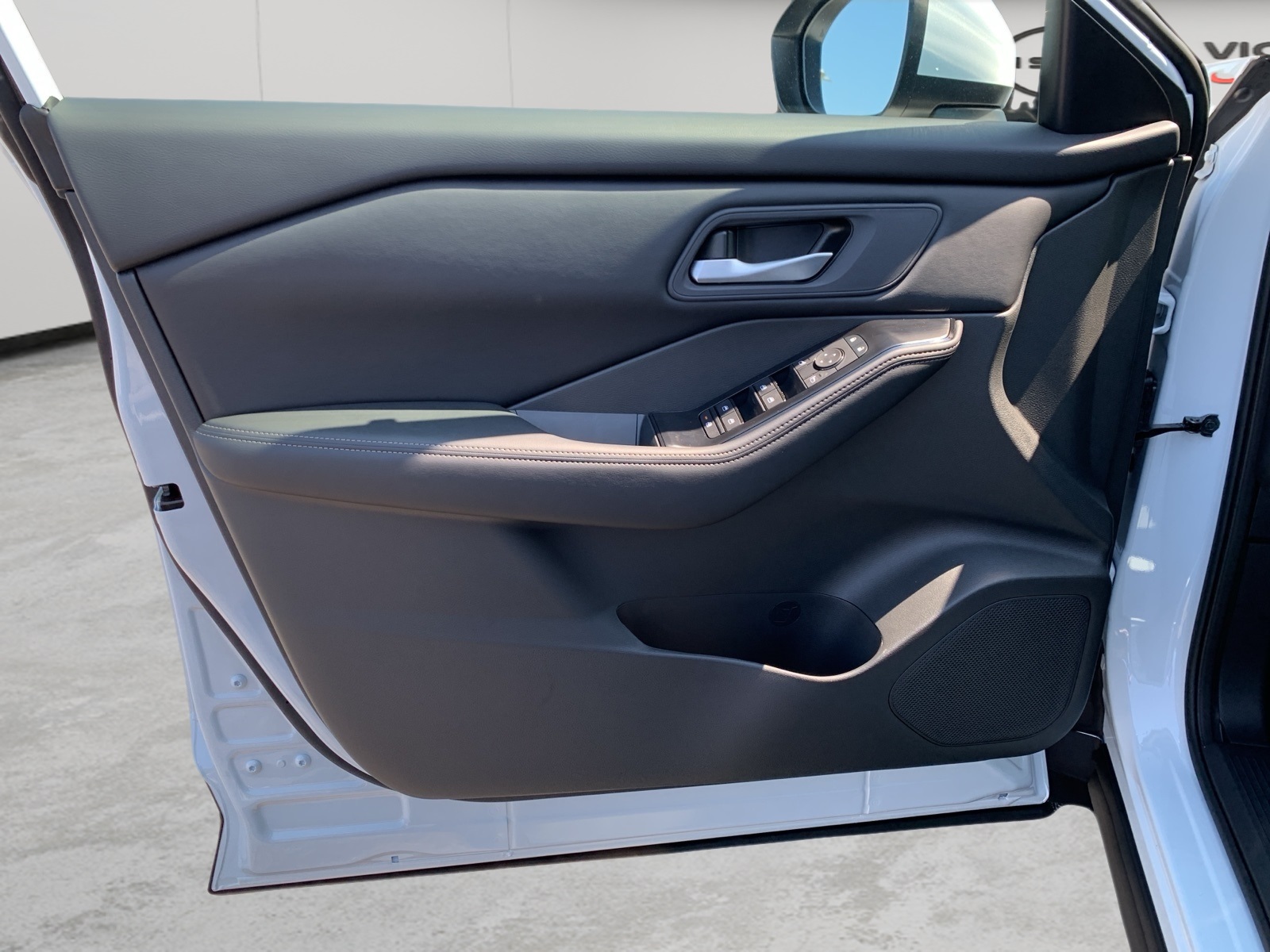 2026 Nissan Rogue SV photo 12