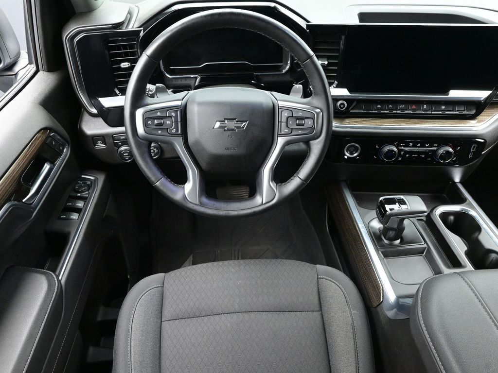 2023 Chevrolet Silverado 1500 RST photo 8