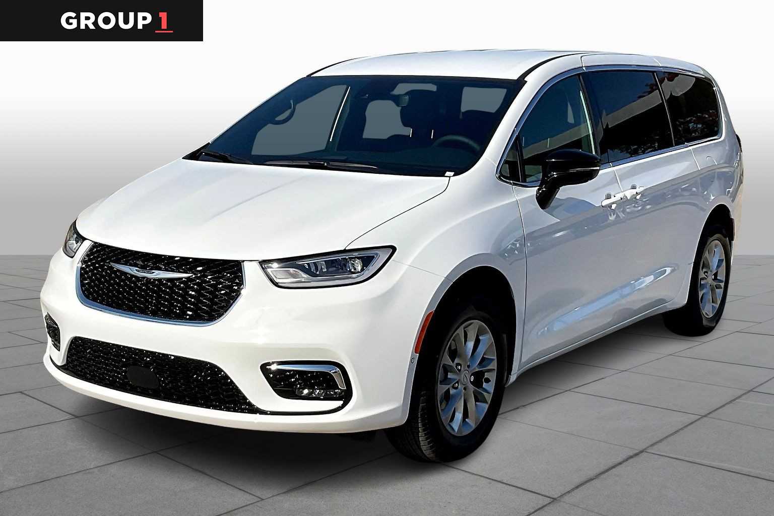 2026 Chrysler Pacifica Select's photo