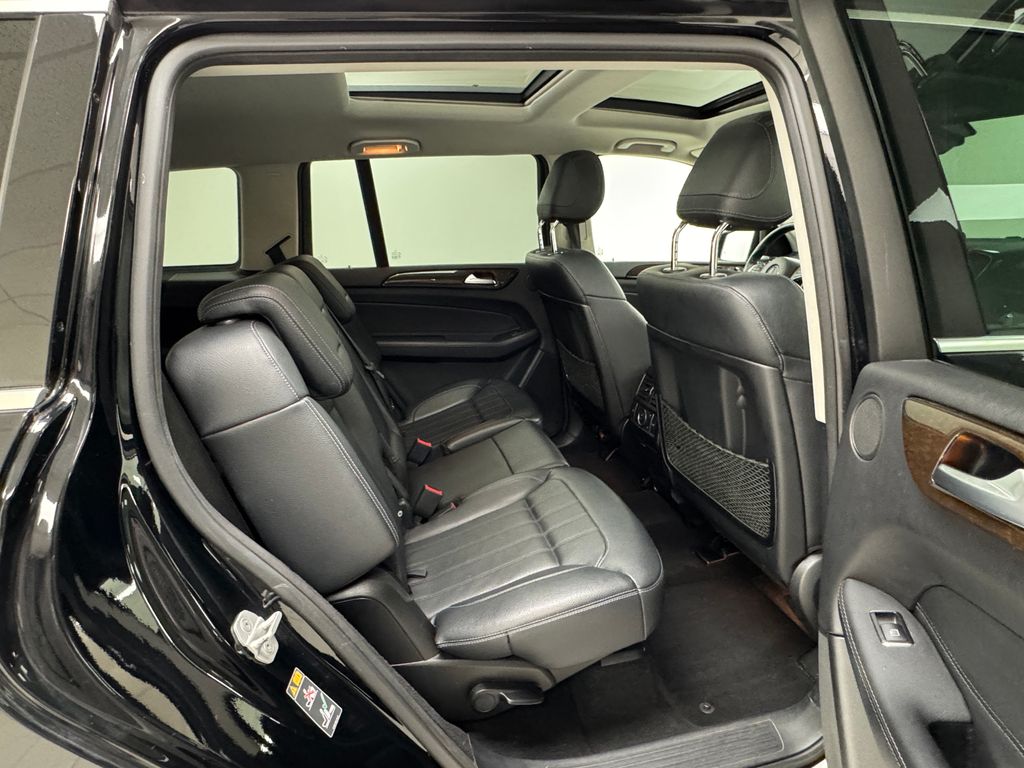 2018 Mercedes Benz GLS 450 4MATIC photo 17