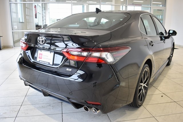 2024 Toyota Camry SE photo 9