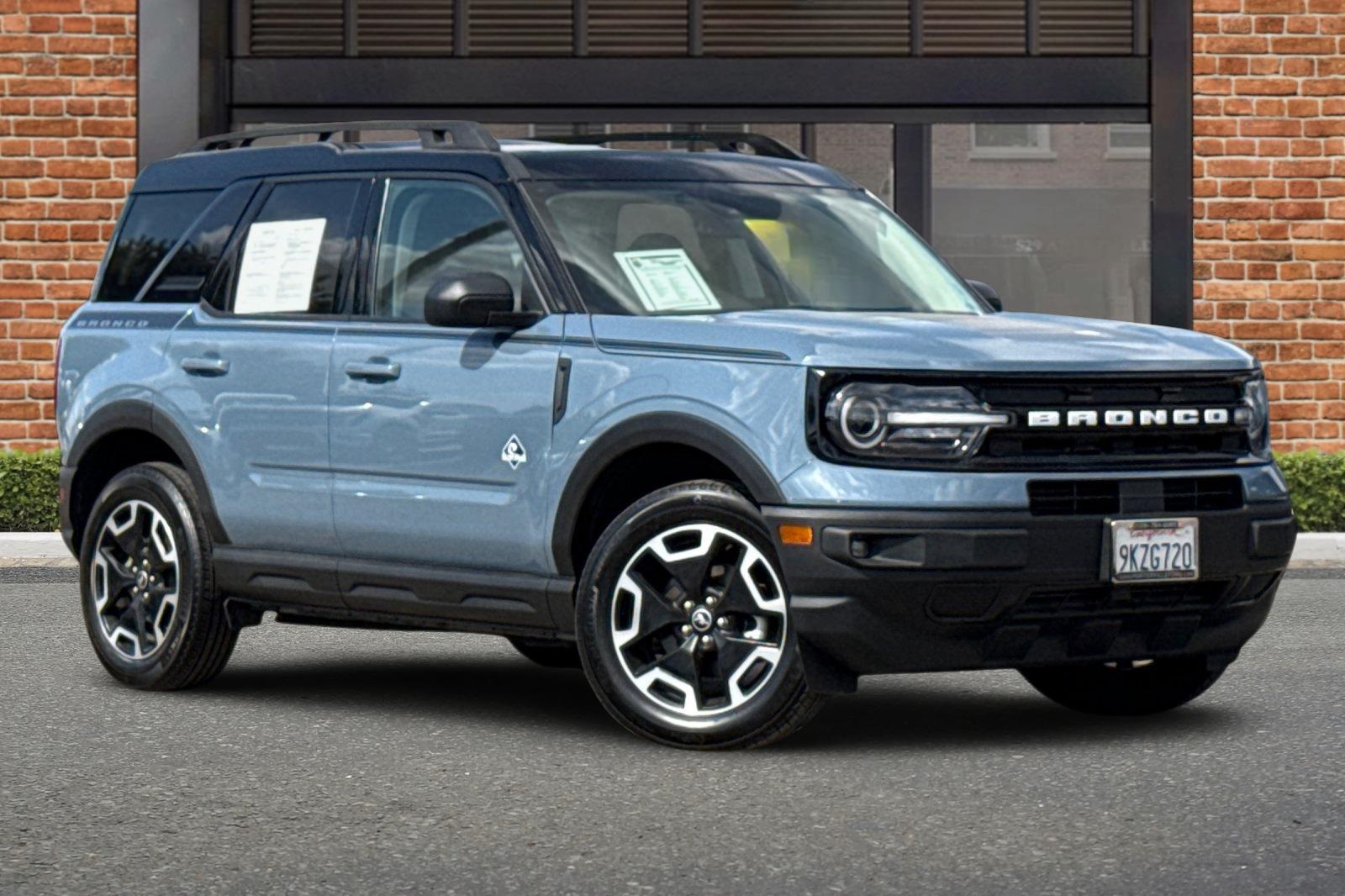 2024 Ford Bronco Sport Outer Banks photo 2