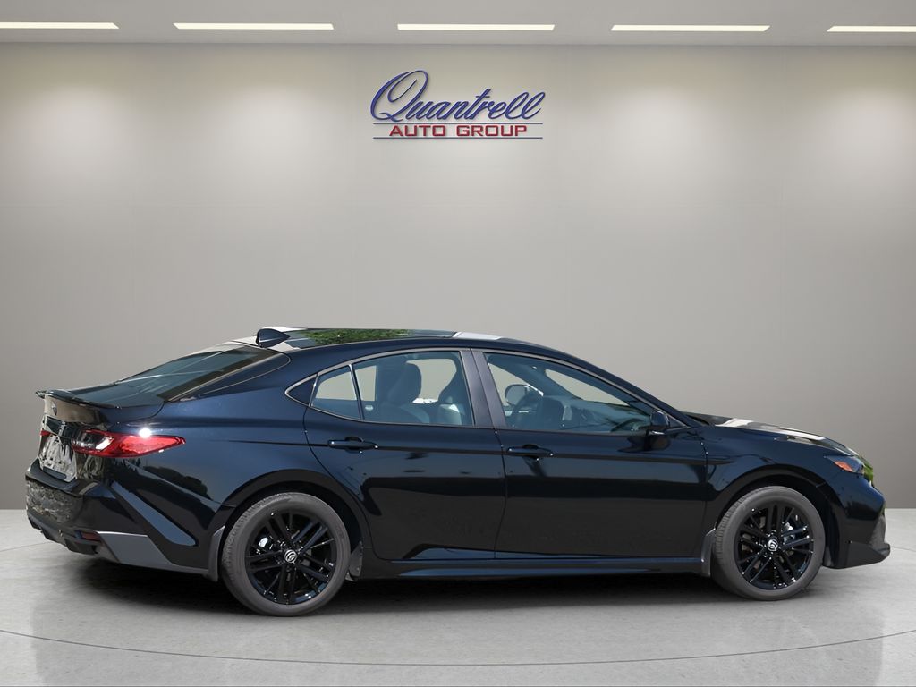 2025 Toyota Camry Hybrid SE photo 2