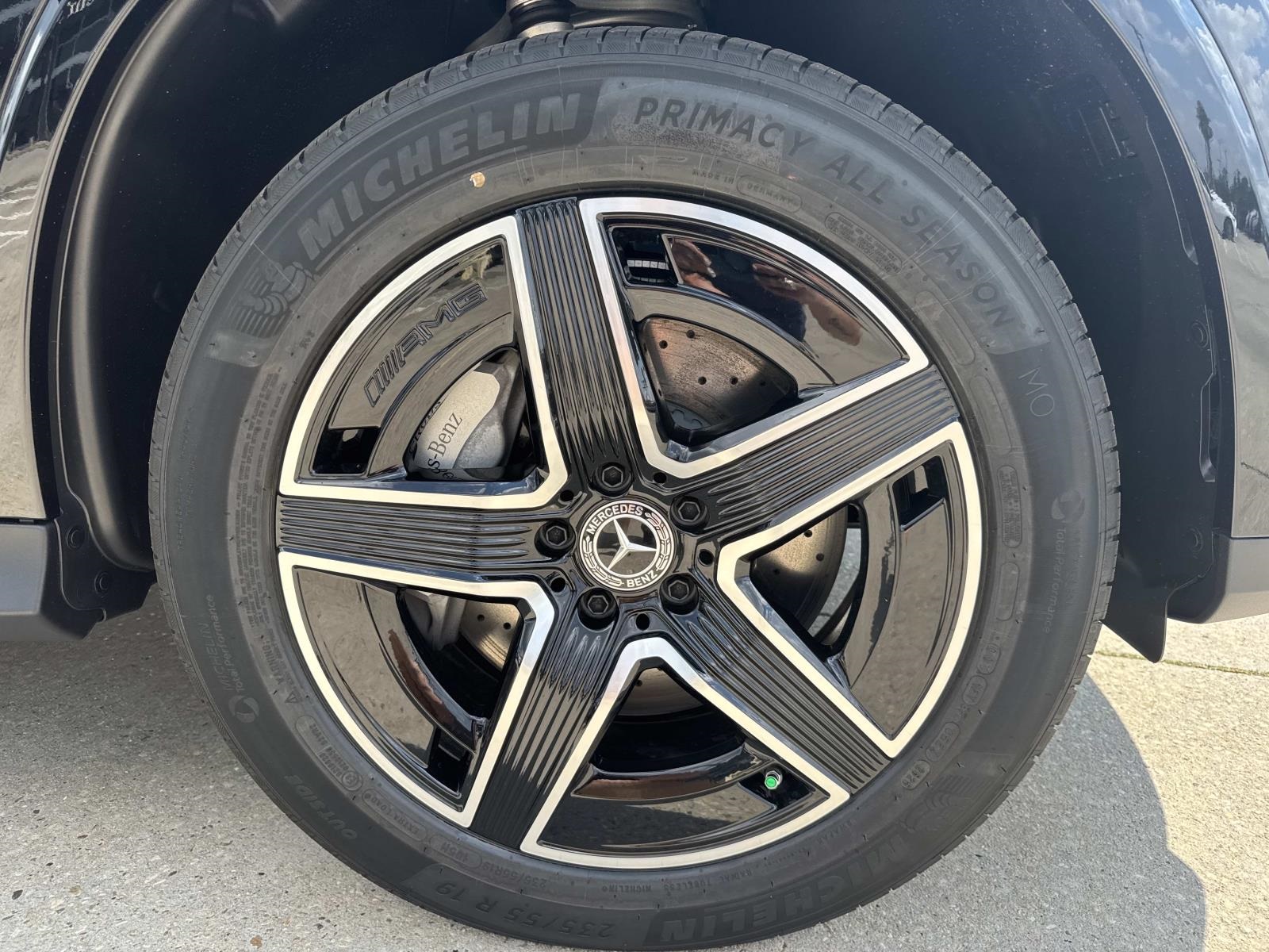 2026 Mercedes Benz GLC 300 photo 2