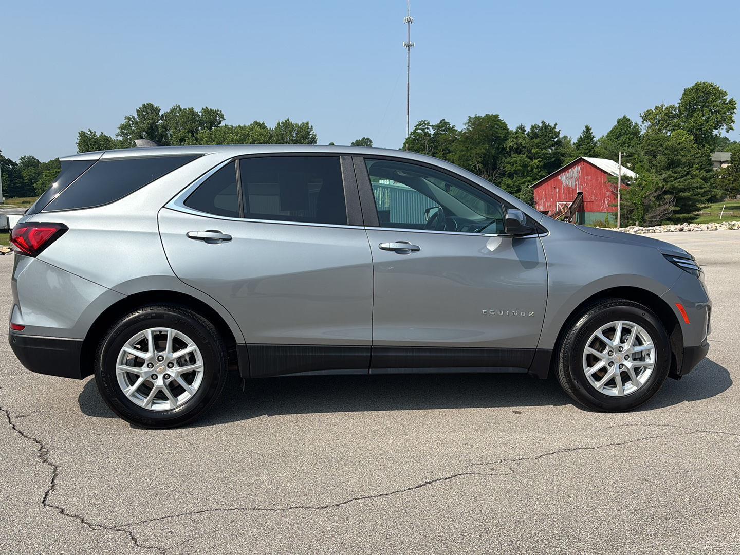 2023 Chevrolet Equinox LT photo 4