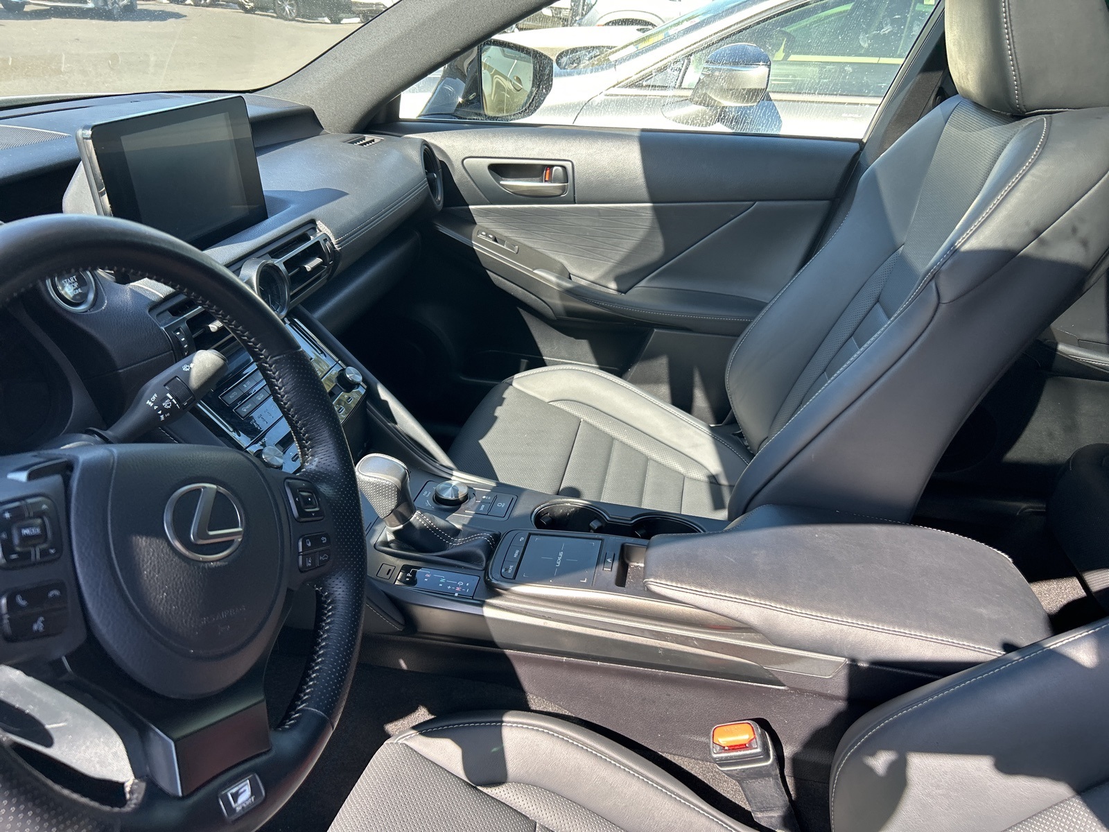 2023 Lexus IS 350 F SPORT photo 7
