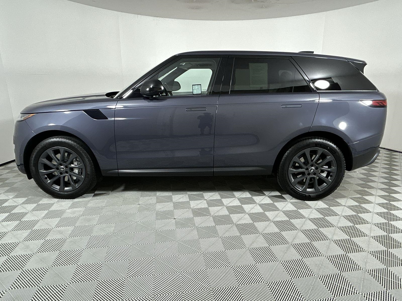 2024 Land Rover Range Rover Sport SE photo 2
