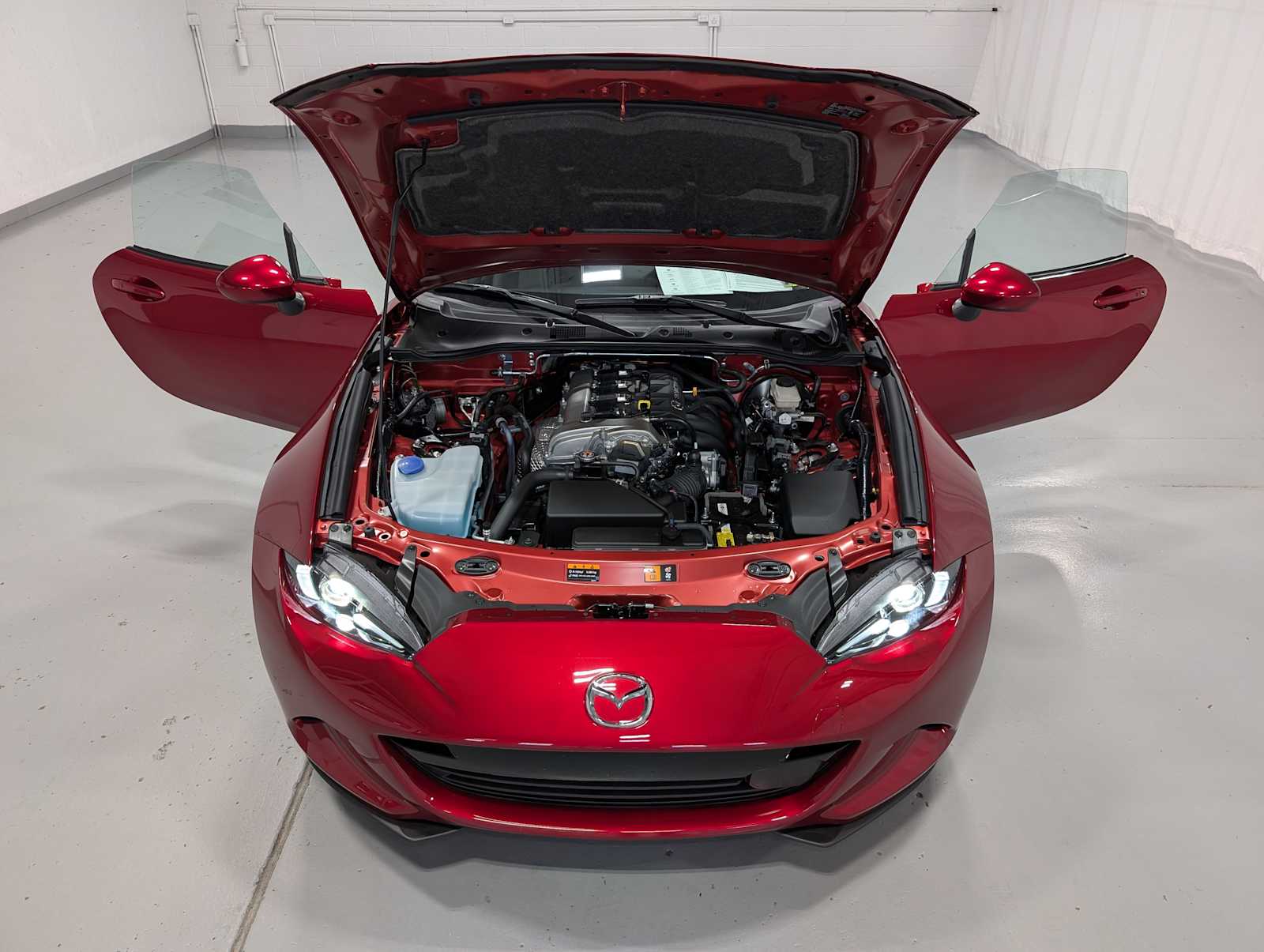 2024 Mazda MX-5 Miata Miata RF Grand Touring photo 12
