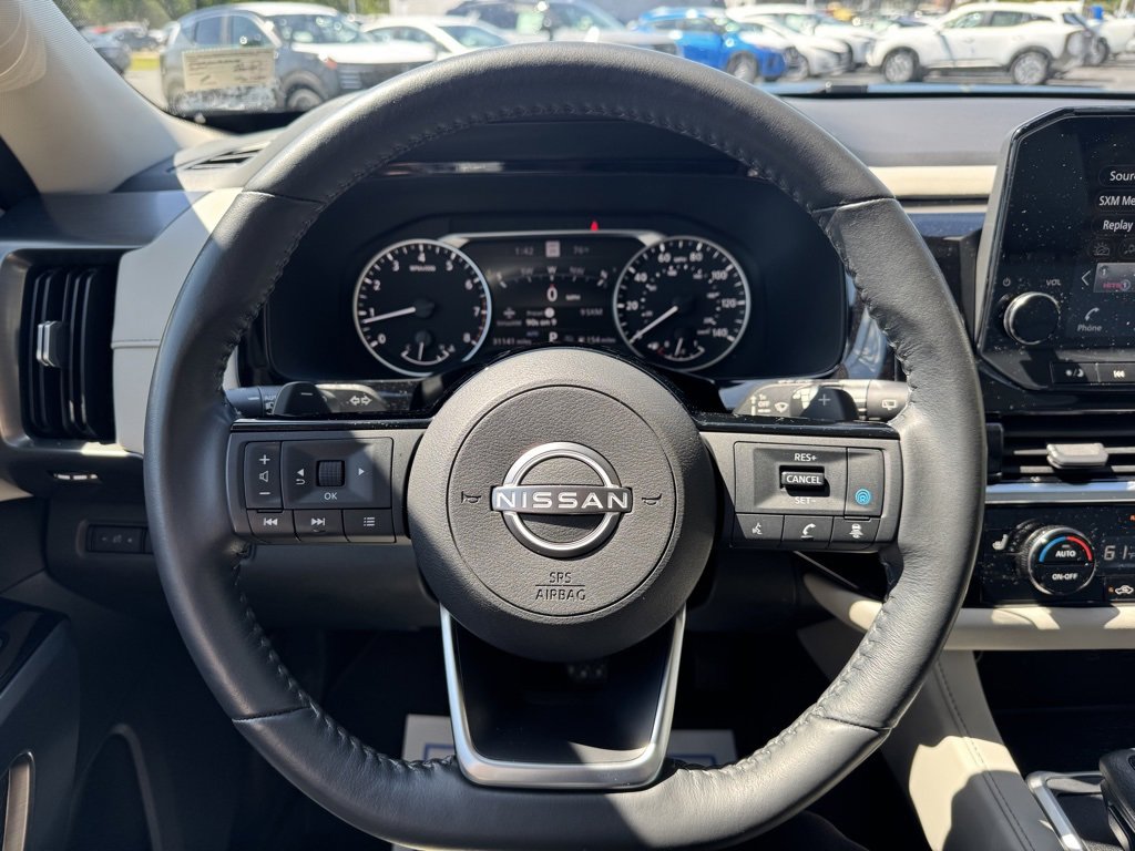 2023 Nissan Pathfinder SL photo 16