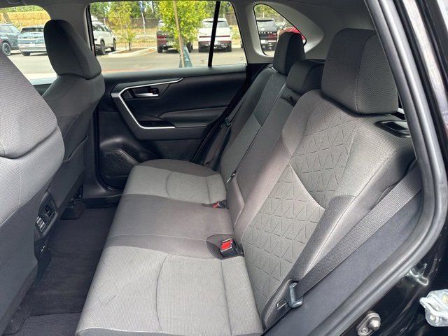 2023 Toyota RAV4 XLE photo 2