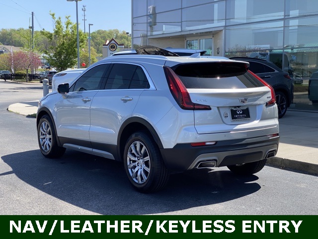 2022 Cadillac XT4 Premium Luxury photo 2