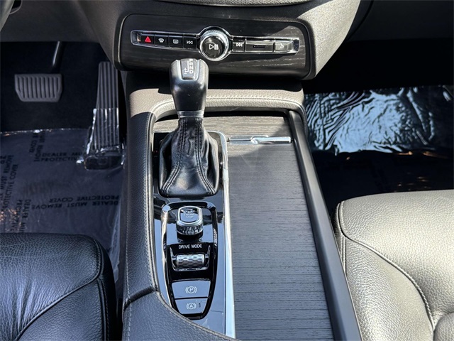 2020 Volvo XC90 T6 Momentum photo 19