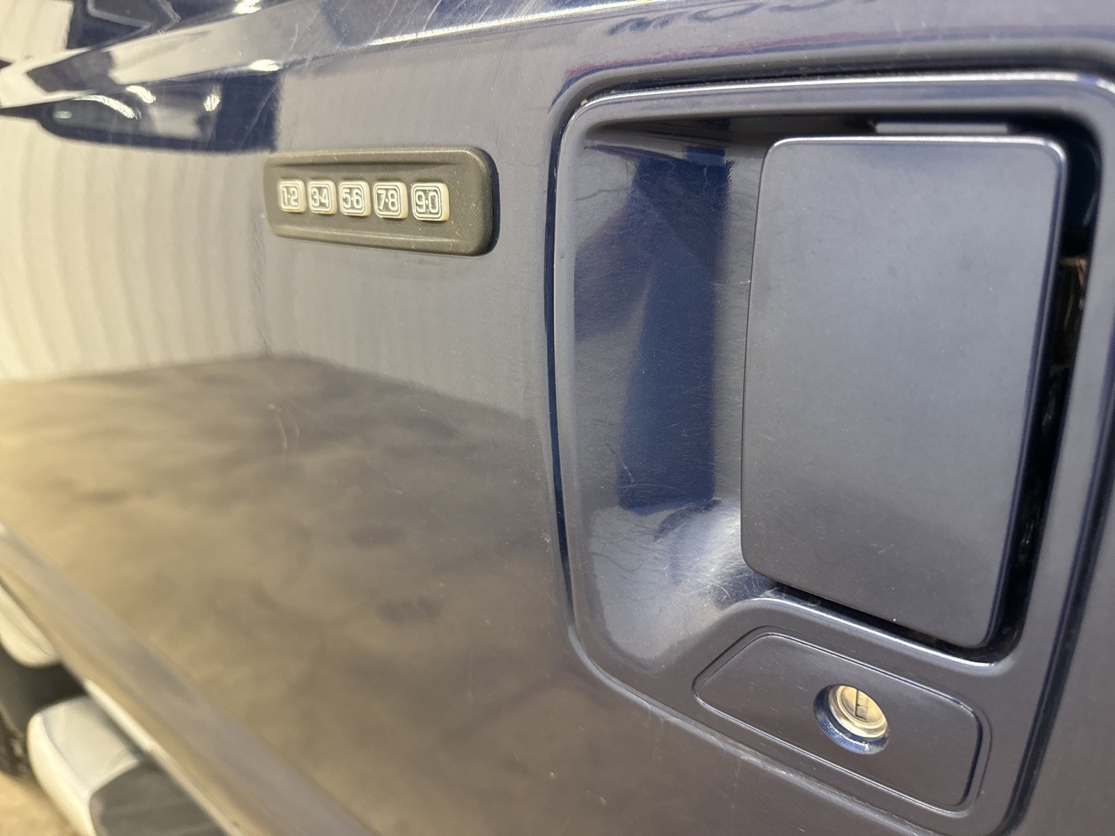 2010 Ford F-250 Lariat photo 8