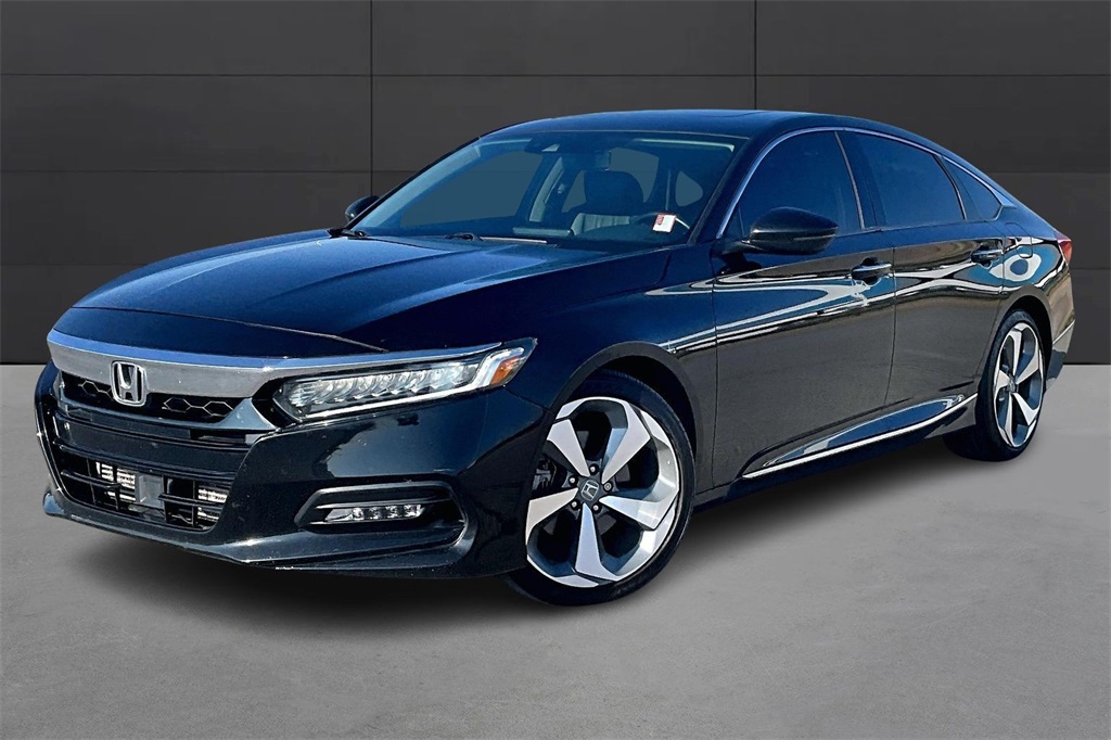 2018 Honda Accord Touring's photo