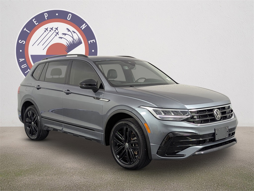 2022 Volkswagen Tiguan SE R-Line Black photo 2
