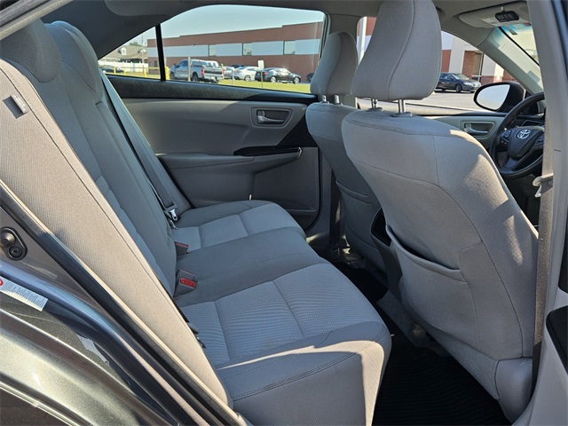 2017 Toyota Camry LE photo 14