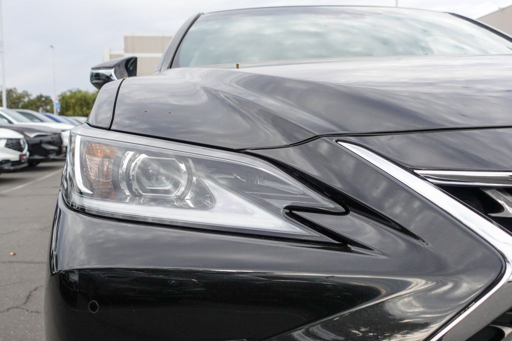2024 Lexus ES 350 Premium photo 3